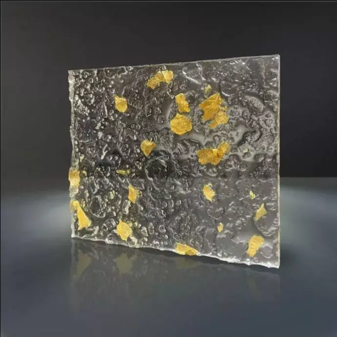 Bạn có thể sử dụng tấm acrylic ngoài trời không